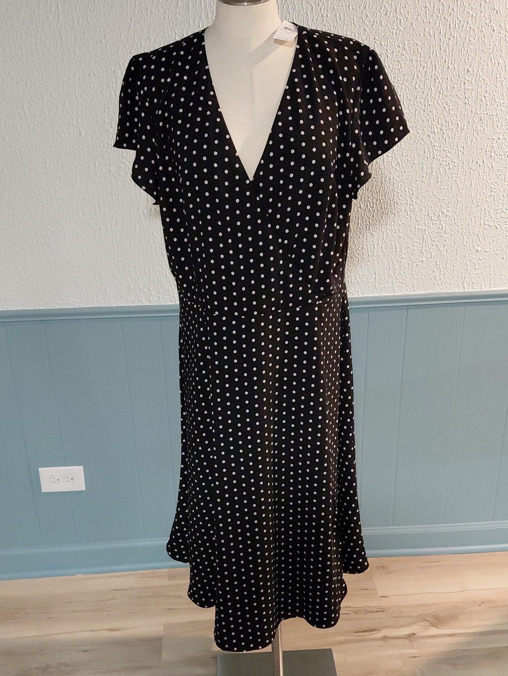 Ann Taylor Black & White Polka Dot V-Neck Dress
